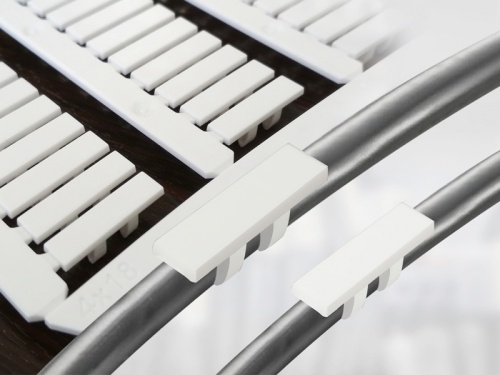 KE3-NS 4x18 (R) Маркировка защелкивающаяся на провод / 4x18мм / 4-6мм2, 815421 | код 0.0.0.8.15421 | KLEMSAN